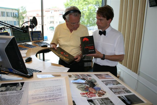 Radio Kalmar 29 maj  Bengt Grafstrm intervjuar Gunnar Schfer om boken "I djvulens tjnst" av Sebastian Falks eller "Devil may Care"