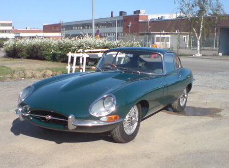Jaguar E-Type från 1962 ,samma år som en första James Bond filmen Dr No kom