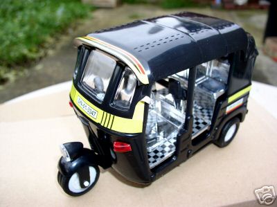  James Bond OCTOPUSSY Type RICKSHAW TUK TUK TAXI 1/18  