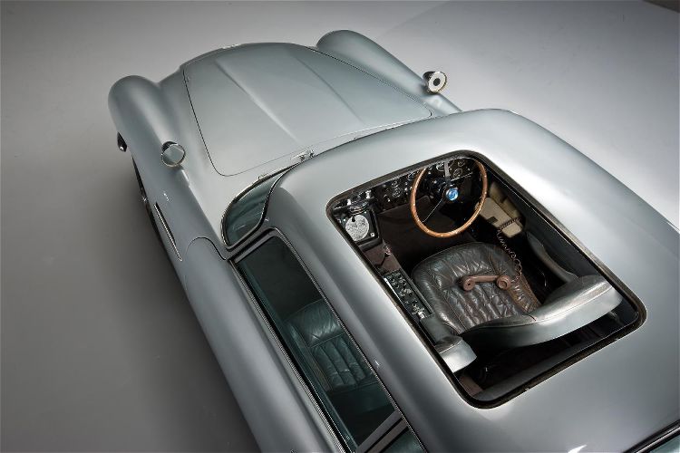 James Bond 1964 Aston Martin