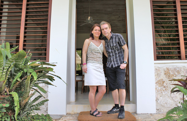 Sarah and Gunnar Bond at Ian Flemings entré house