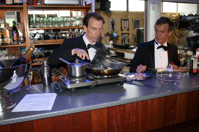 Tue, Jun 10 Ian Flemings favourite food was scrambled eggs in TV4 nyhetsmorgon middagstipset 10 juni 2008 from James Bond 007 museet i Nybro Sweden ith Gunnar Bond James Schfer and TV4 kocken Andreas Nyle`n. The 'Vesper' Martini (Fleming's choice) Den "Vesper" Martini (Fleming val) 3 parts Gin 3 d... 