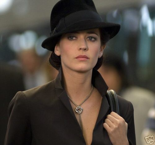 Jewellery designer Sophie Harley's Love Knot has a starring role in the New James Bond film Casino Royale.