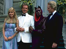 Stacey Sutton, James Bond, Mayday, Max Zorin