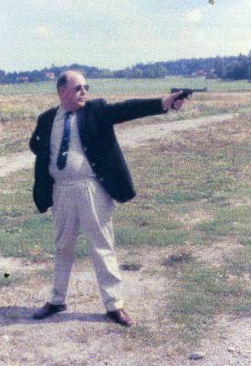 Geoff at P 10 shooting range with my Husqvarna m/40
