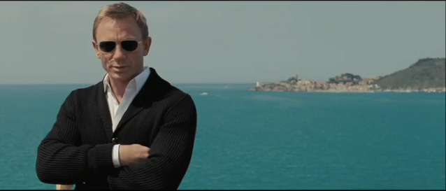 Daniel Craig as James Bond 007 in Quantum of Solace Tom Ford sunglasses