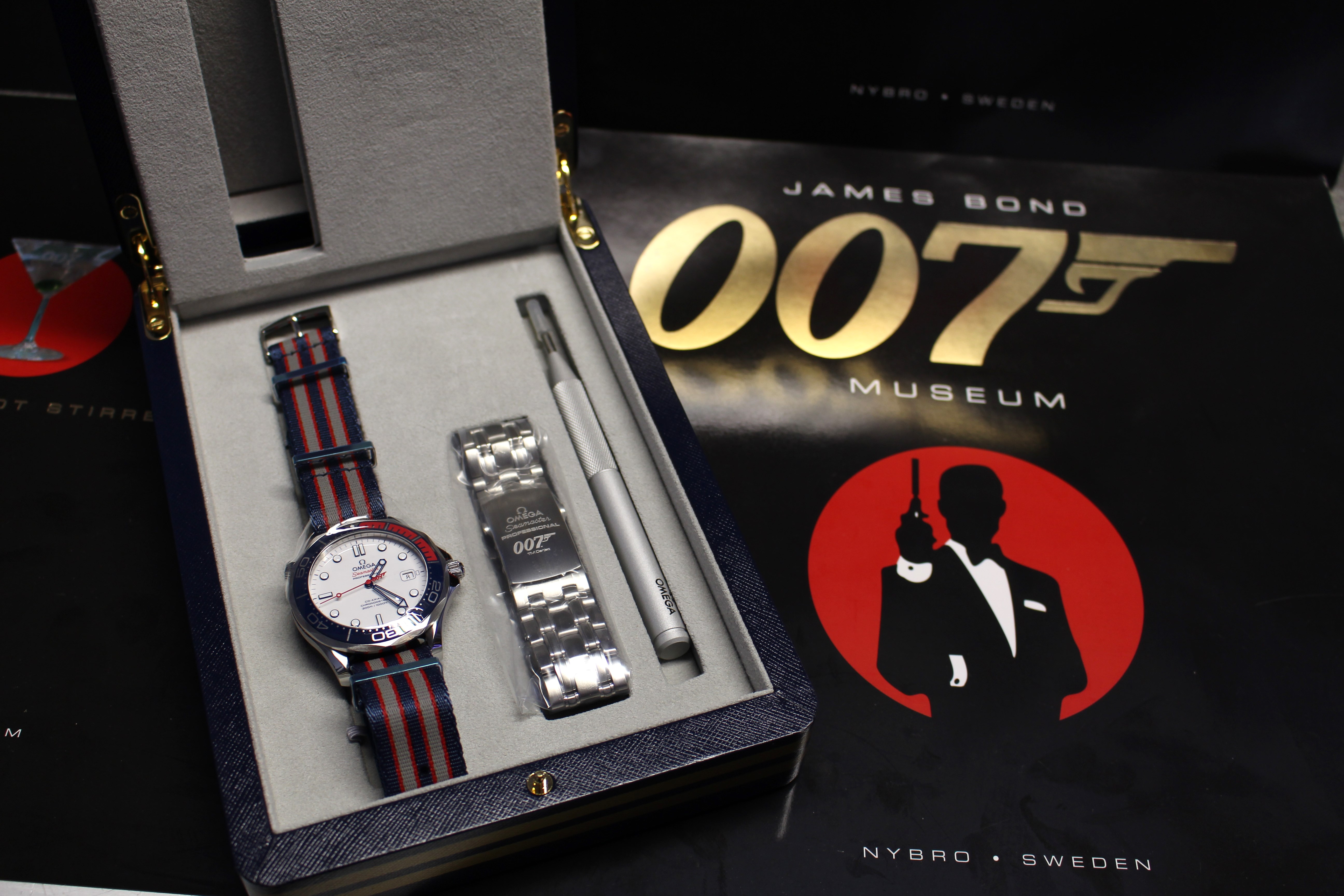 james bond commander watch