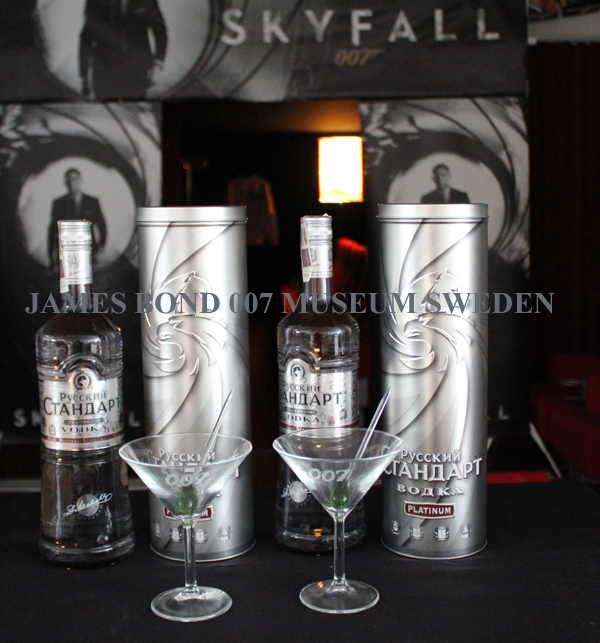 DRY MARTINI SKYFALL. RUSSIAN STANDARD VODKA PLATINUM JAMES BOND 007 MUSEUM SWEDEN