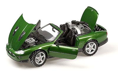 corgi james bond jaguar XKR roadster car 1.18 scale diecast model